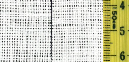 On the left: 16 threads/cm Zweigart linen, unbleached On the right: | 16 threads/cm Weddigen linen, bleached
